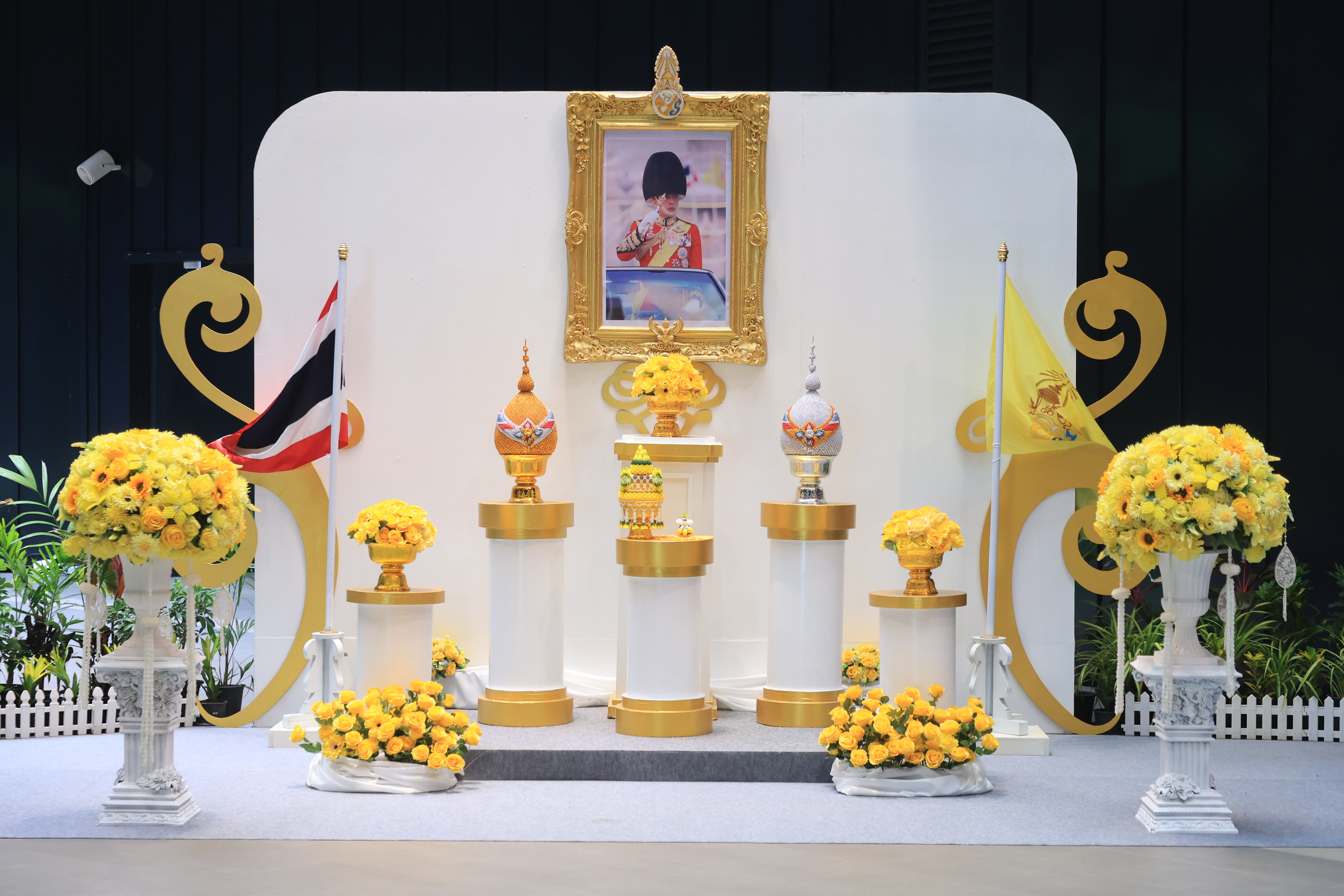 title - คณะผู้บริหาร ส.ป.ก. บันทึกเทปถวายพระพรชัยมงคล เนื่องในโอกาสมหามงคลเฉลิมพระชนมพรรษา 74 พรรษา พระบาทสมเด็จพระปรเมนทรรามาธิบดีศรีสินทร มหาวชิราลงกรณ พระวชิรเกล้าเจ้าอยู่หัว